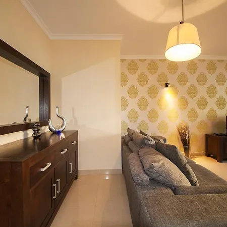 C15 - The Patio Do Convento * ラゴス