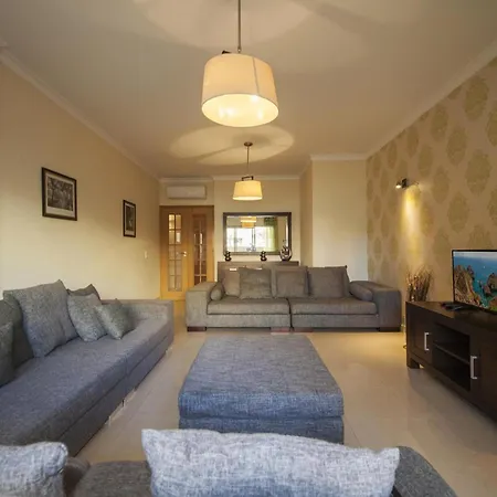 C15 - The Patio Do Convento