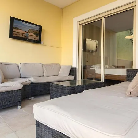 C15 - The Patio Do Convento Apartment *