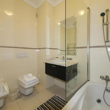 C15 - The Patio Do Convento *