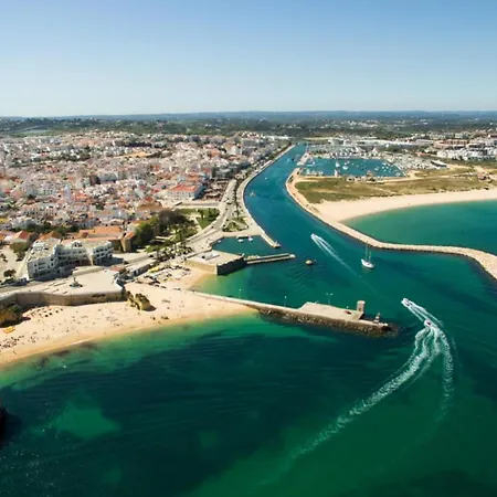 C15 - The Patio Do Convento ラゴス