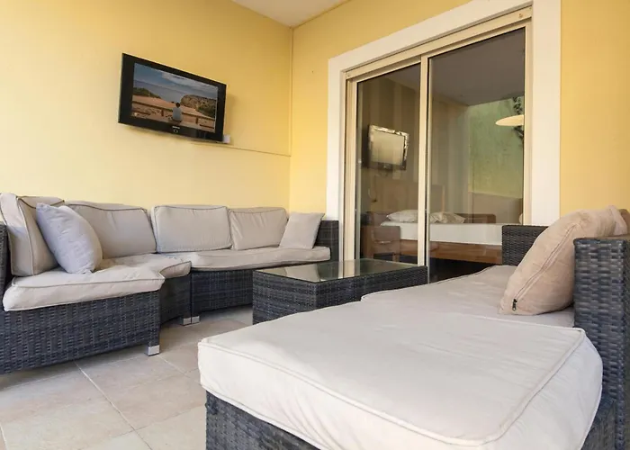 C15 - The Patio Do Convento Apartment *
